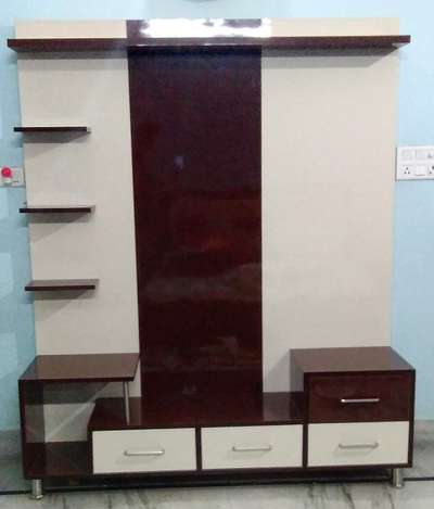 LCD penal RS.250 square feet
