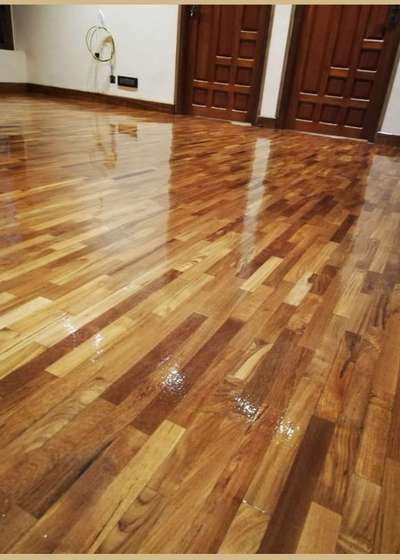 Wooden flooring
9895/13488/7