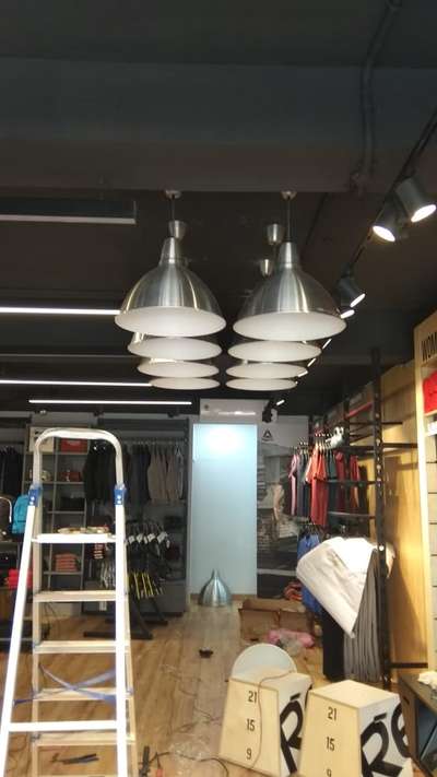 showroom lighting installing