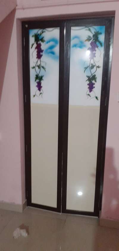aluminium kitchen doors...glass coloring...ernakulam piravath oru verttil nhan cheitha work.