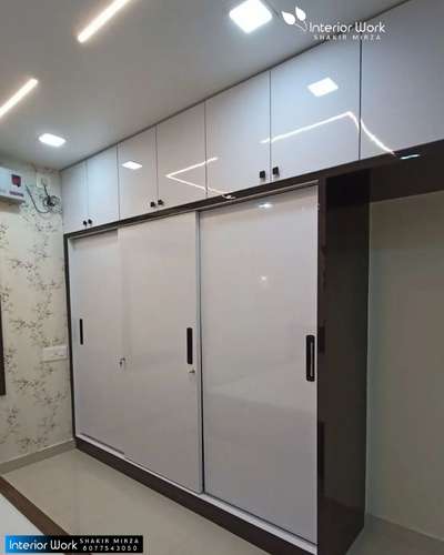 #wadrobedesign #SlidingDoorWardrobe #tvunitdesign #modularTvunits #MasterBedroom #wallpanelling #DressingTable#vanity#walldesing #LargeKitchen #ModularKitchen #KitchenInterior #OpenKitchnen #pantry #inotechkitchen# #All_furnitures_work_karane_ka_liye_contact_kare_9027957097