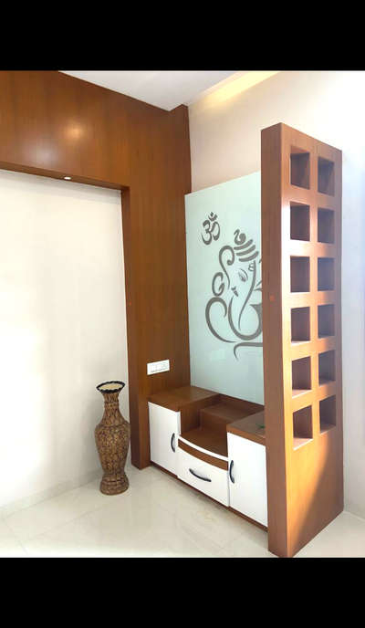 #InteriorDesigner  #LivingroomDesigns  #templedesing  #washbasen  #VboardPartition  #panling
