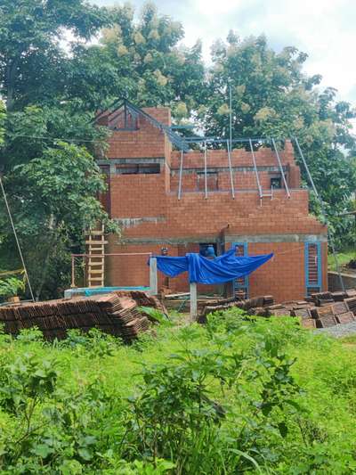 ongoing residential project at Ottapalam.
#keralaarchitecture #sustainability #vernaculararchitecture #interlockingblocks #cseb #mudblock #lowcostconstruction