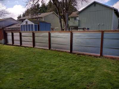 Corrugated sheet fence on wooden frame work
#CONCERT #fencedesign #quickfence