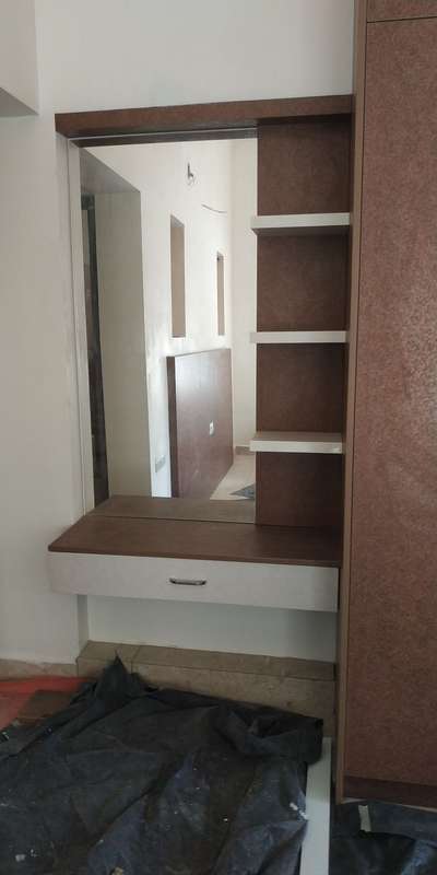 simple dressing unit