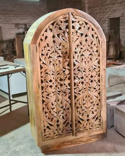 Carved Mango Wood Almirah Solid Wood

 #solidwoodfurniture #furnitures #HomeDecor #SmallHouse #Almirah #almirahdesign #WoodenAlmira #woodcarving #handmade #solidwood #LivingroomDesigns #livingroomalmirah #BedroomDecor #KingsizeBedroom #bedroominteriors #wadrobedesign