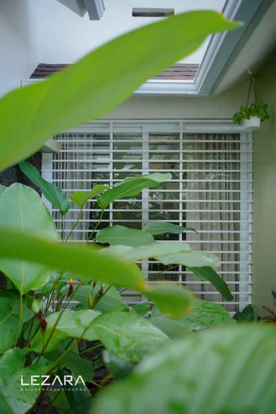 Finished  project at perinthalmanna
#LandscapeGarden #KeralaStyleHouse #brickcladding #green #keralastyle #calathea #peacelilly #GardeningIdeas #moderndesign #modernarchitect #modernhouses #SlidingWindows #windowgrill