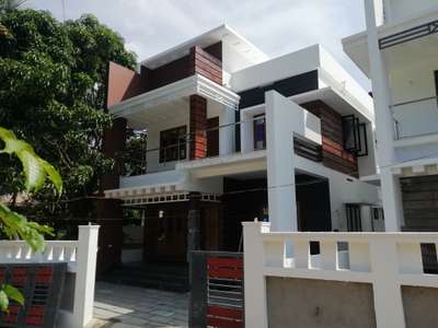 2200 sqft 4 bhk in 4.5 cent land for sale at Kakkanad Thrikkakara.Call:9447580032,