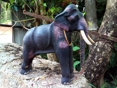 #8inch woodern carved elephant 5000 only call 8086243028
 #