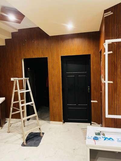 Wall paneling with TV Unit

 #wallpaneling  #tvunitdesign  #panelingwork #LivingroomDesigns  #homeinteriors  #neatfinishing