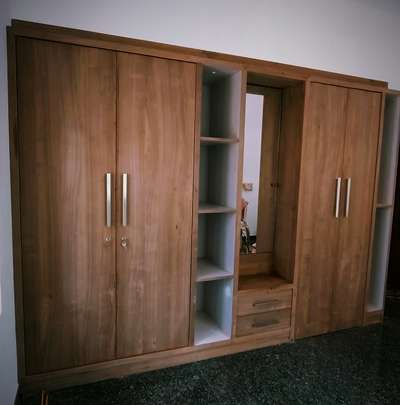 wardrobe 
meterial... mullttiwood.. vineer..finish