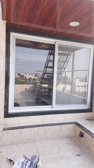 Donald windows Aluminium 
550₹ square feet with material