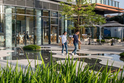 Urban Promenade
The Promenade consists of a network of connective walkways planters and multidirectional social seating that combined acts as a fringe and buffer to the main road set within a layer of trees. The "Water Carpet", is designed to allow for visual connectivity whilst creating an interactive & mesmerizing sense of arrival. The combination of shallow water, playful edges, lighting displays, textural contrast and planting offer a visual and physical theatrical experience and journey, between the urban promenade and the performance gallery. 


Project
Hyperlane Linear Sky Park at Chengdu, #China 
by ASPECT Studios

#worldarchitecture #urbandesign #landscape #landscapearchitecture #landscapedesign #urbanstreetscape #streetscape #urbanstreetart #streetart #recreation #park #walkway #urbanpark #relax #commercialstreet #community #urbanliving #public #publicspace #urbandesigner