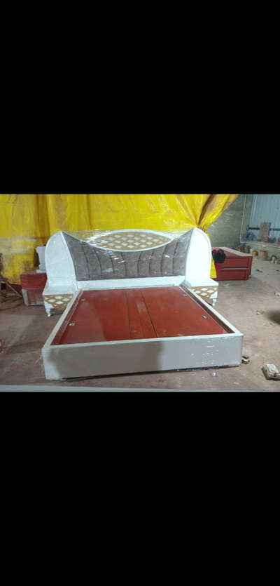pu polish bed available at cheap price make in ply with hydrolic 
asian paint 
... 
... 
.. 
. 
#Amarfurniture #cheapprice #Factoryprice #showroomhalfrate
#hurryup #BedroomDecor #deliverdallindia