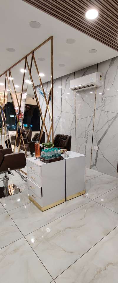 luxury salon and beauty clinic
#LUXURY_INTERIOR #luxuryhomedecore #saloninteriordesign #WallDecors #Architectural&Interior #interiordesigners #architact #gurgaoninteriors #gaziabad #Delhihome #Residencedesign #commercialproject