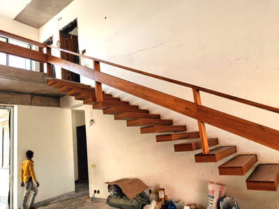 cantilever staircase of 1200 mm 
step length.