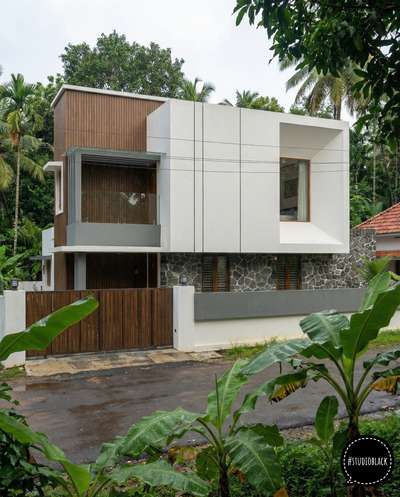 "4 cent plot house,1500 sq ft 3bhk @ Nettoor by team Studio Black.." #architecturedesigns #4centPlot #keralahomedesignz