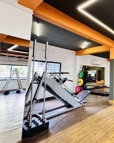 A sleek, contemporary gym design that combines style, functionality, and motivation.

 #commercialdesign #InteriorDesigner