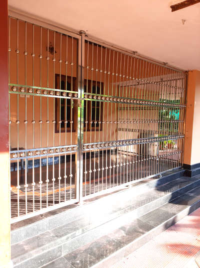 304 Stainless Steel Grill #Pathanamthitta  #steelwork  #StainlessSteelBalconyRailing  #steelwoodstaircase