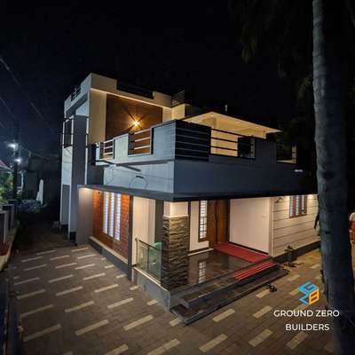 Night view 🏠🏠

#CivilEngineer #civilconstruction #ContemporaryHouse #constructionsite #sitestories #Palakkad #palakkadhome