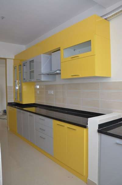 KITCHEN : 02 Yellow and grey combination