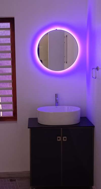 artificial mirror light.
 #tabletop  #bluestrip 
 #EYE'm  #yourelectricaldecor #assistant