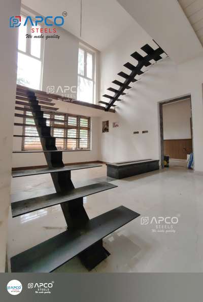 METAL STAIRCASE STRUCTURE (SINGLE)