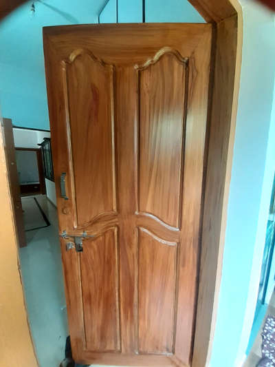 wood grains door
