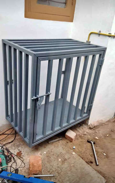 Gas cylinder storage cage LPG