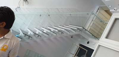 GLASS RAILING & STAINLESS STEEL TOP