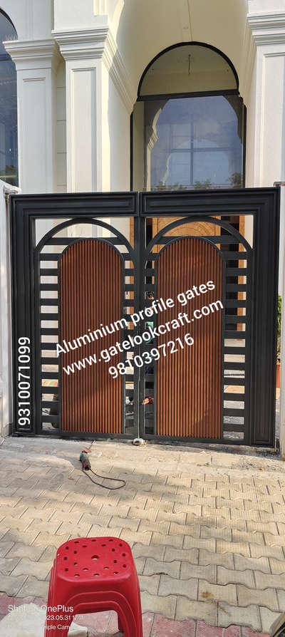 Aluminium profile gates by Hibza sterling interiors pvt ltd #gatelookcraft #architecture #desing #architect #art #aluminiumprofilegates #aluminiumgate #aluminiumclading #aluminiumprofile #automatic_gates