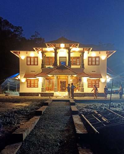 #KeralaStyleHouse #keralastyle  #keralatraditional #tradition #trendingdesign #HouseDesigns #HouseConstruction