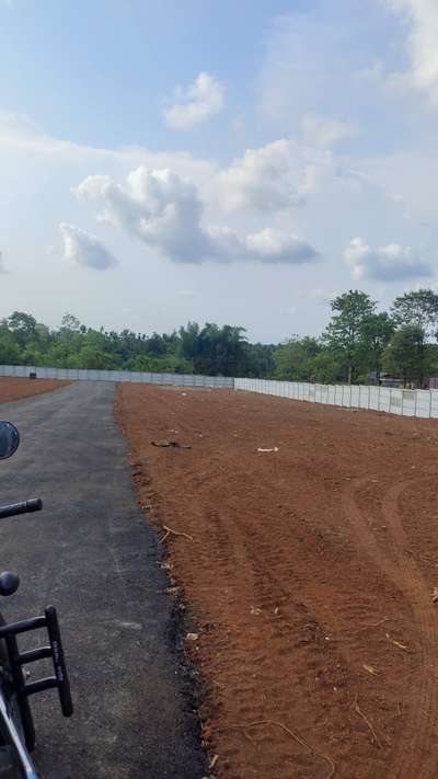 plots & villas available at athani medical College (thrissur).7907329424....frontage plot @ 6.5lakh......back side...@ 5lakh per cent.......... construction of villas also take over by us as per your requirement