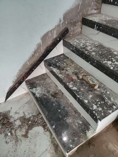Katra sketing tappe and black Patti
 #granite_tappe  #sketisbuilders  #indorecity  #dewas_ek_sapno_ka_shahar 
 #FlooringTiles