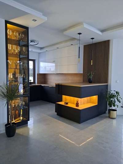 #ClosedKitchen  #KitchenIdeas  #KitchenCabinet  #WoodenKitchen  #KitchenRenovation  #KitchenInterior
