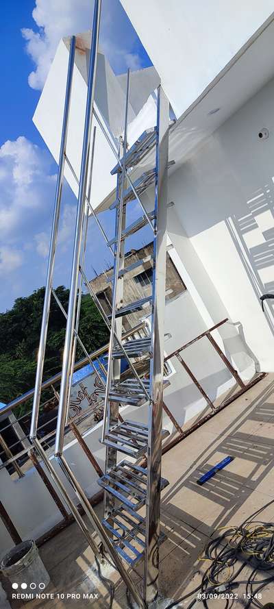 Steel Staircase. 
WhatsappFor Order - 9833185119  #Architect #architecturedesigns #Architectural&Interior #jaipurarchitecture #jaipurarchitect