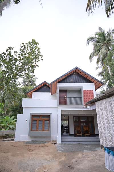 1500 SqFt/3 BHK/Modern Interior
Full House/Thrissur/2021


Total Area: 1500 SqFt
Rooms: 3 BHK
Interior Style: Modern Interior 
Project Type: Full House
Location: Thrissur
Completed On: 2021
Client Name:  Mr. Nibin