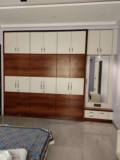 #WardrobeIdeas  #MasterBedroom  #masterbedroomwall  #WardrobeDesigns  #wadrobes  #DressingTable  #dress  #dressingunit