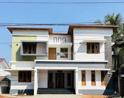 #Palakkad #KeralaStyleHouse #ContemporaryHouse #keralahomeplans #1800sqftHouse