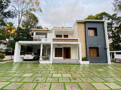 Budget Home 
 #KeralaStyleHouse  #keralaarchitectures  #veed  #HouseDesigns  #ContemporaryHouse  #homesweethom