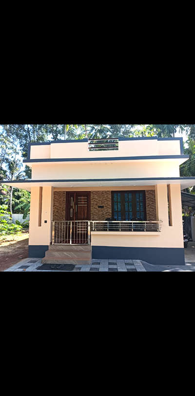 this is 400 sqft home in owner shivan chettan 1 bed with attached toilet opn kitchen living dining sitout.