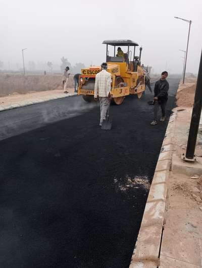 Bitumin charcoal road construction