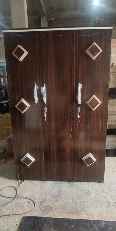 partical board wooden almari  
 
3 dore