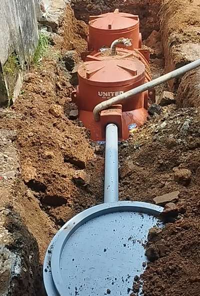 #polyethelene septic tank erection