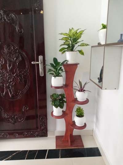 wooden pot stand