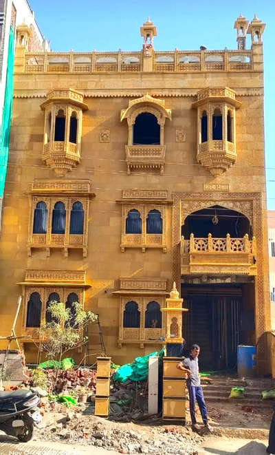 जैसलमेर स्टोन वर्क
#jaisalmer #jodhpur #stoneworks #BuildingSupplies #yellowstone #3d_villa_design  #goldanstonework