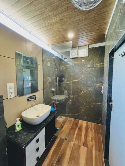 Washroom Deign in a construction project By M&L design studio.
.
.
.
.
.
  #washroomdesign  #washroominterior  #BathroomDesigns  #vanitydesigns  #washbasinDesig  #FalseCeiling  #showerpartition  #Shower_Cubicle_Partition  #restroom  #indoreinterior  #HouseConstruction  #withmaterialconstruction  #bestarchitecture  #bestconstructioncompany