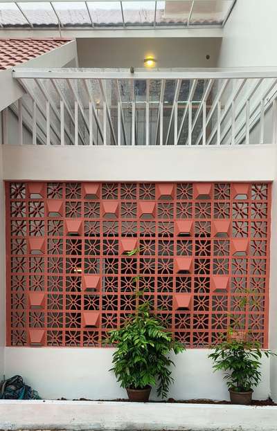 Terracotta Jaali
Completed project at Pathanapuram, Kollam
#architecturedesigns #modernhousedesigns #ContemporaryDesigns #ContemporaryHouse #minimaldesign #residentialdesign #ProposedResidentialDesign
#tropicalhouse #tropicalmodernism #tropicaldesign #terracottajally