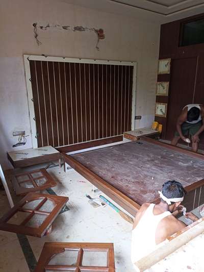 bed polish start 
pashchim vihar 
 #BedroomDecor  #wood_polishing