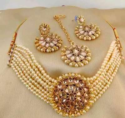 Twinkling Elegant Jewellery Sets
Name: Twinkling Elegant Jewellery Sets
Base Metal: Alloy
Plating: Gold Plated
Stone Type: Pearls
Sizing: Adjustable
Type: Choker and Earrings
Net Quantity (N): 1
Country of Origin: India